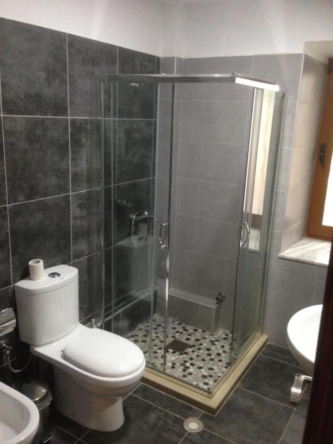 Hotel Bujtina Bicolli Korce Extérieur photo