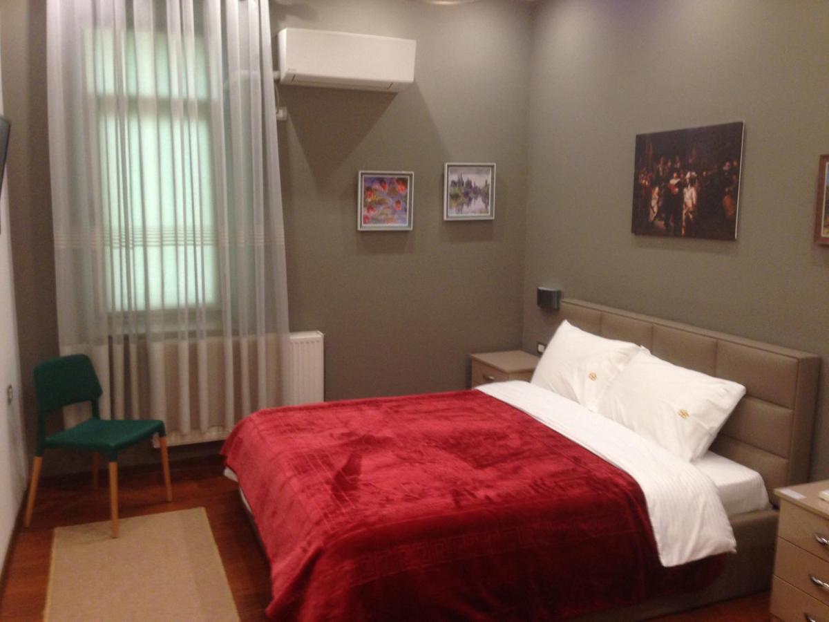 Hotel Bujtina Bicolli Korce Extérieur photo