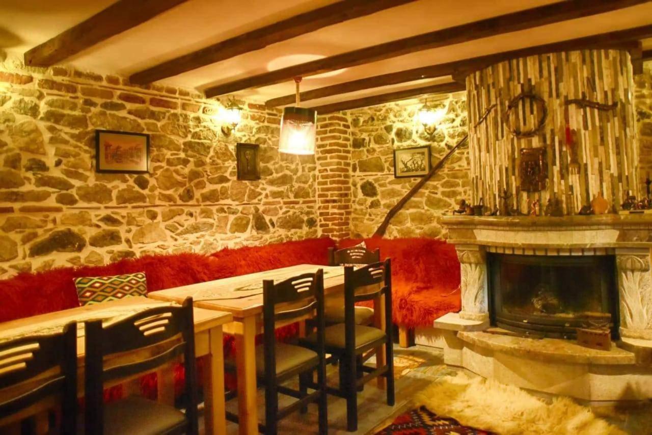 Hotel Bujtina Bicolli Korce Extérieur photo