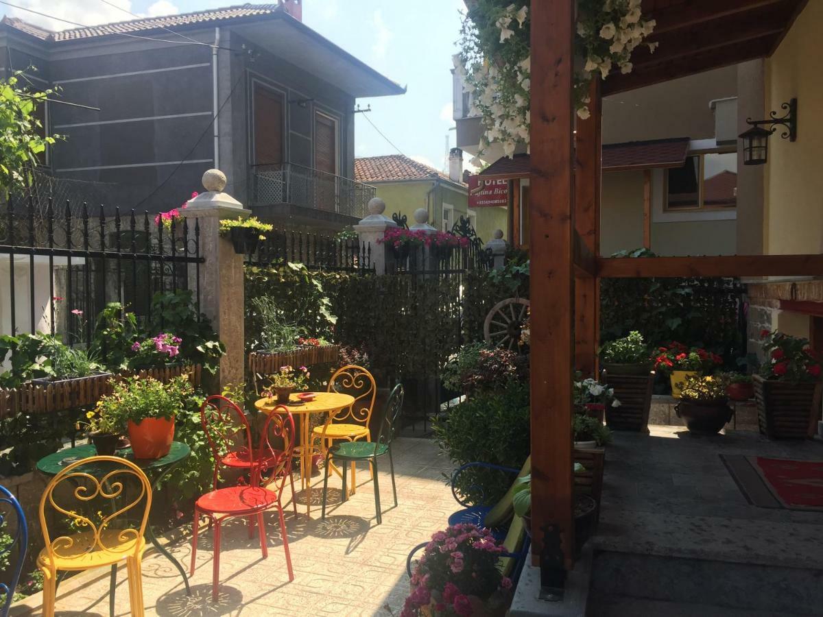 Hotel Bujtina Bicolli Korce Extérieur photo