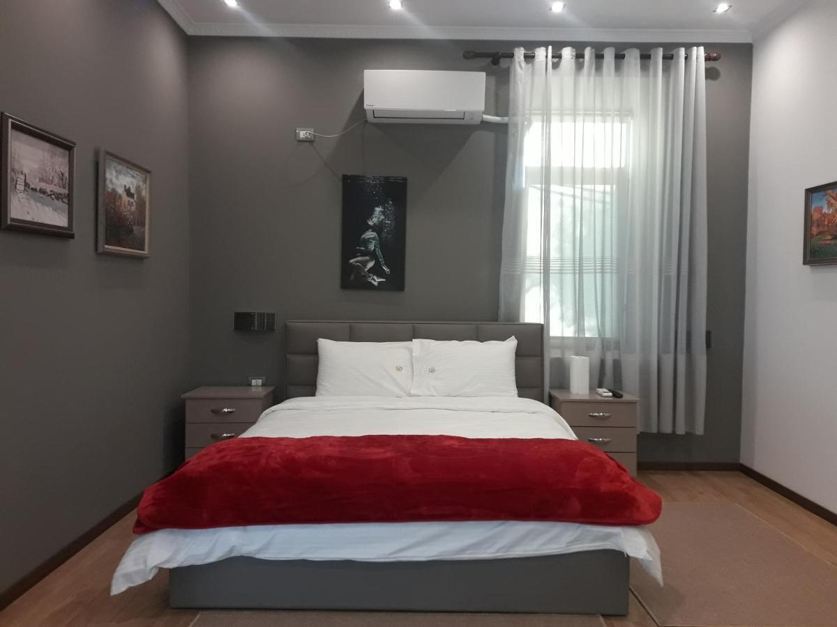 Hotel Bujtina Bicolli Korce Extérieur photo